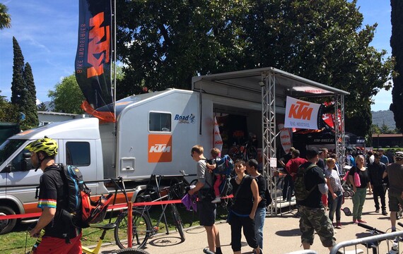 1-KTM_Bikes-Truck-PROMOSTAR.JPG