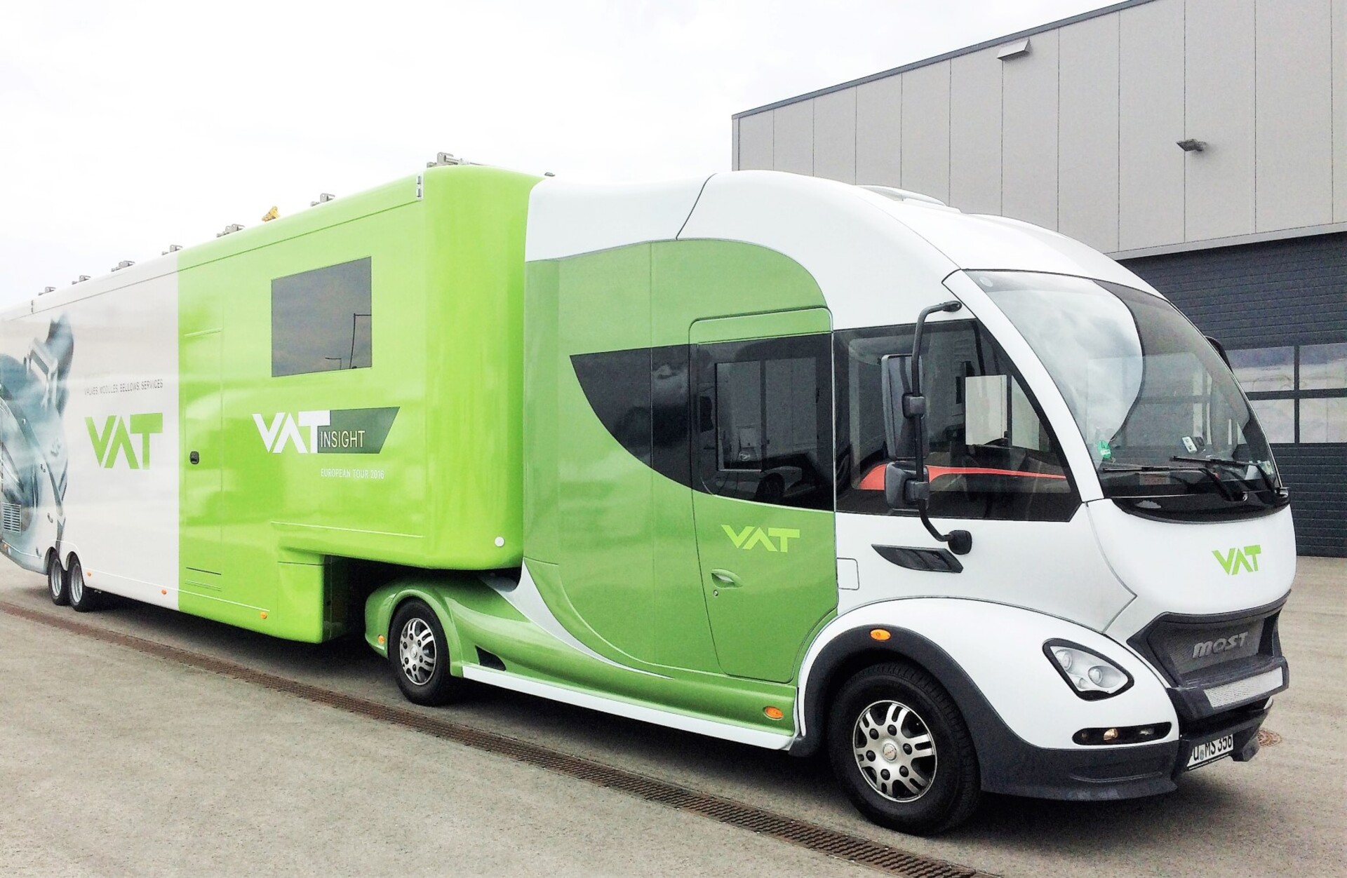 1-vat-showtruck-infomobil-futuria-mobile-messe.jpg