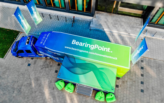 BearingPoint Promotiontruck Vogelperspektive