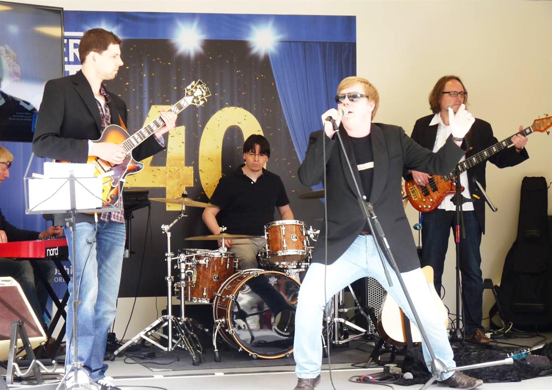 Deutsche_Krebshilfe-Truck_1_Mr_Krebs_Spongebob_und_Band_rocken.jpg