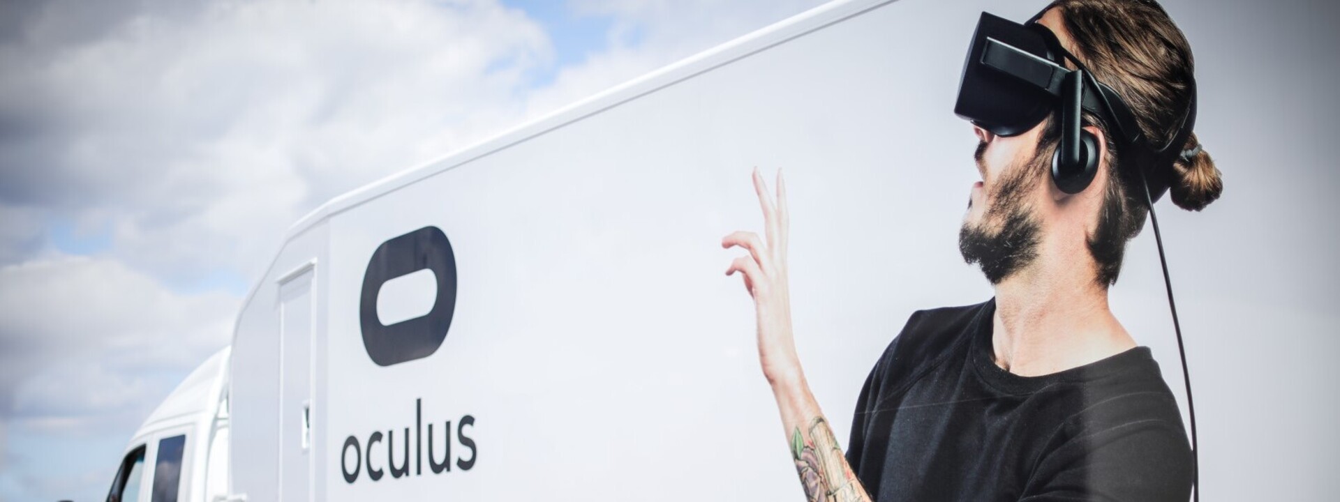 oculus-showtruck-1-branding.jpg